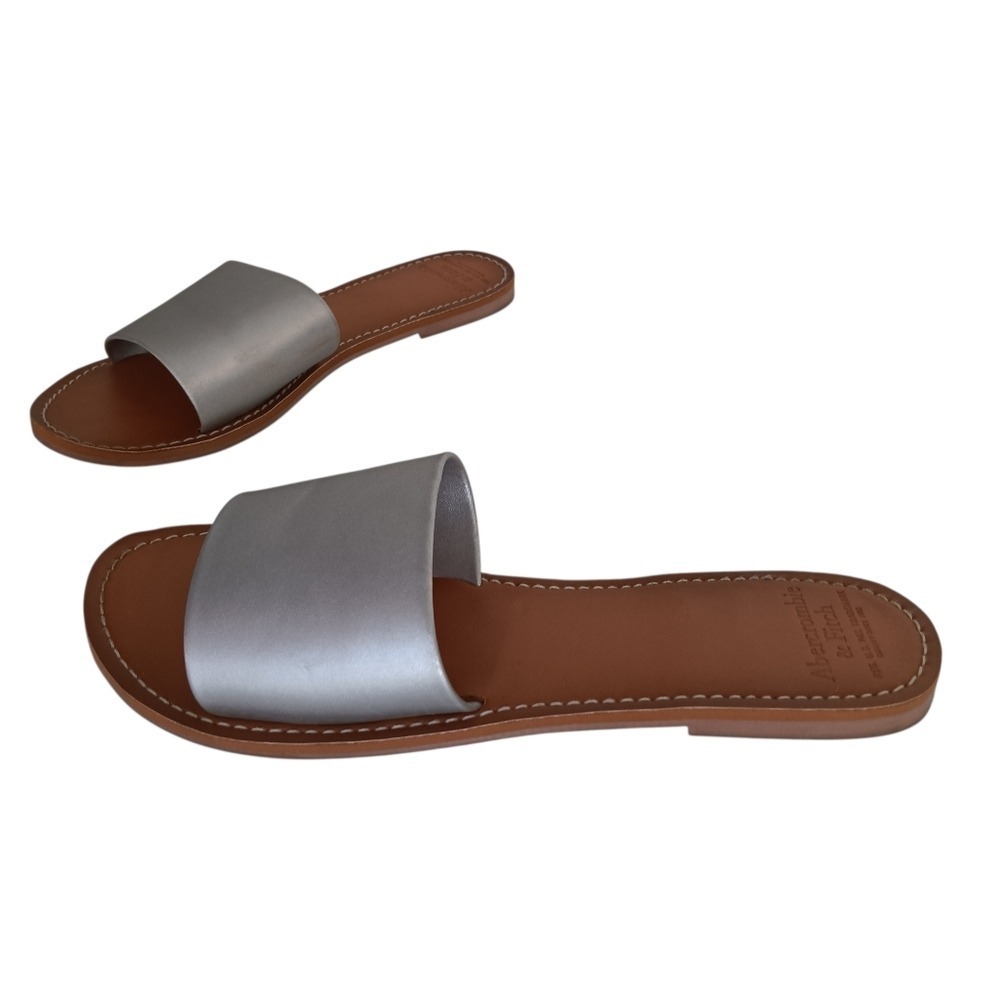 Abercrombie & Fitch Slide Sandals Size 7.5 Silver Metallic Flat SlipOn CALLOUT